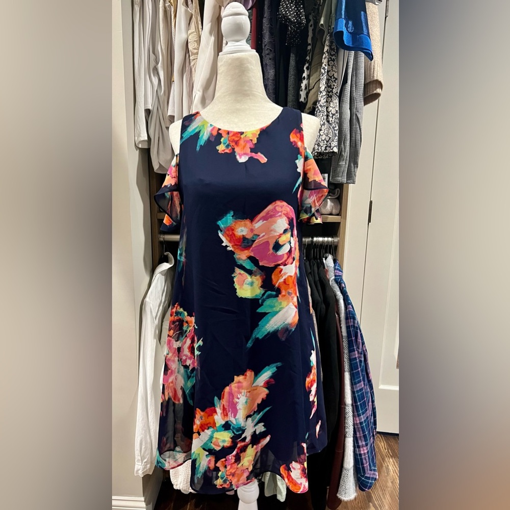 Kensie | Vibrant Cold Shoulder